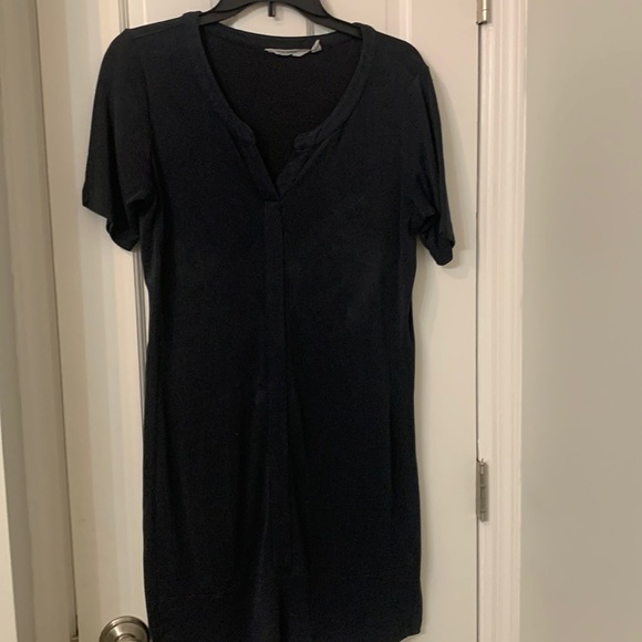 Athleta Navy Dress size small split neck short sleeves good used condition - Picture 3 of 8